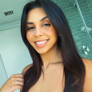 Meet your Posher, Jasmine